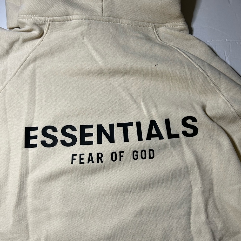 Essential hoodie